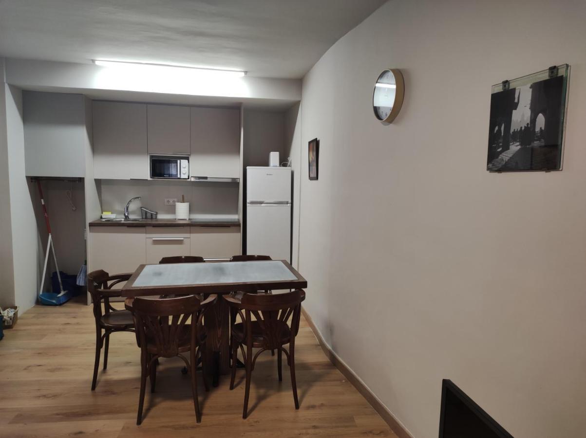 Apt 1 Acollidor Al Centre Historic De Vic Aptgarbi Εξωτερικό φωτογραφία